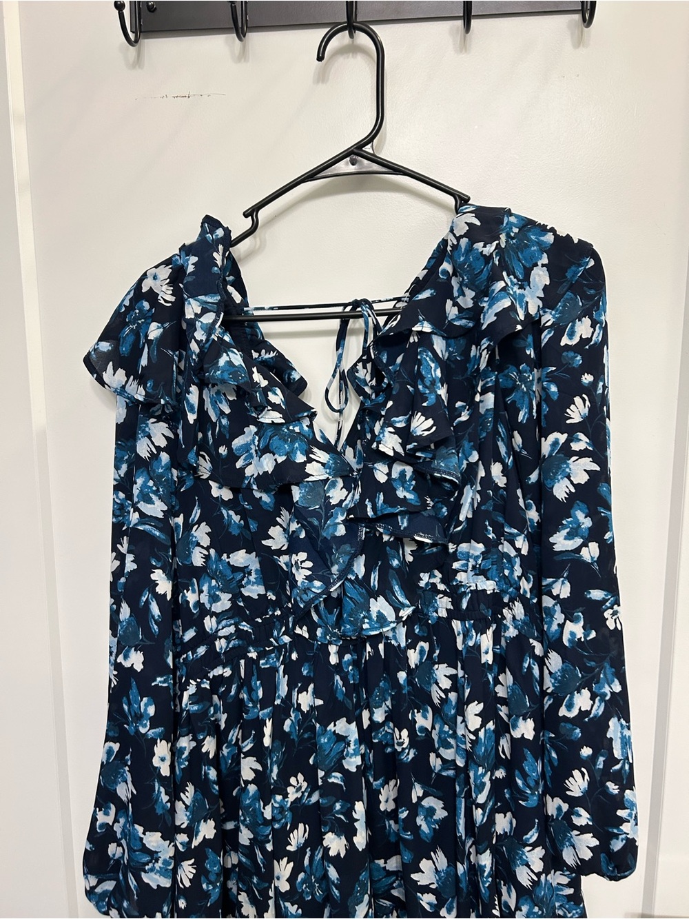 Abercrombie & Fitch Women's Navy Blue Floral Ruffle Dress - Picture 2 of 10